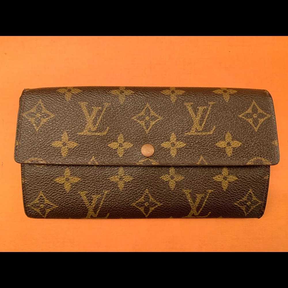 #SOLD ON ANOTHER SITE# LVMonogram Wallet Cross Bag - Picture 8 of 9